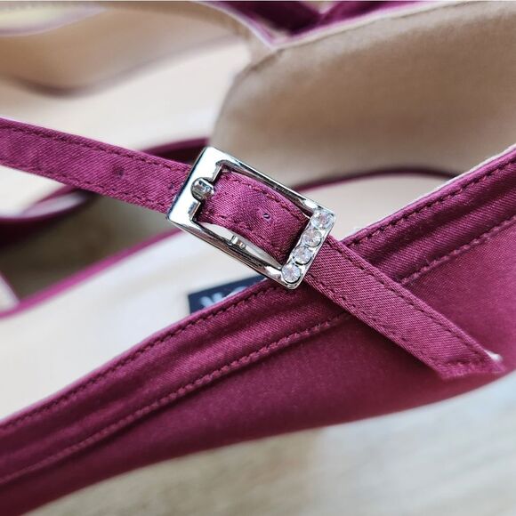 🩵NWOB Burgundy Satin Ankle Strap Kitten Heels Size 8 - Picture 12 of 14
